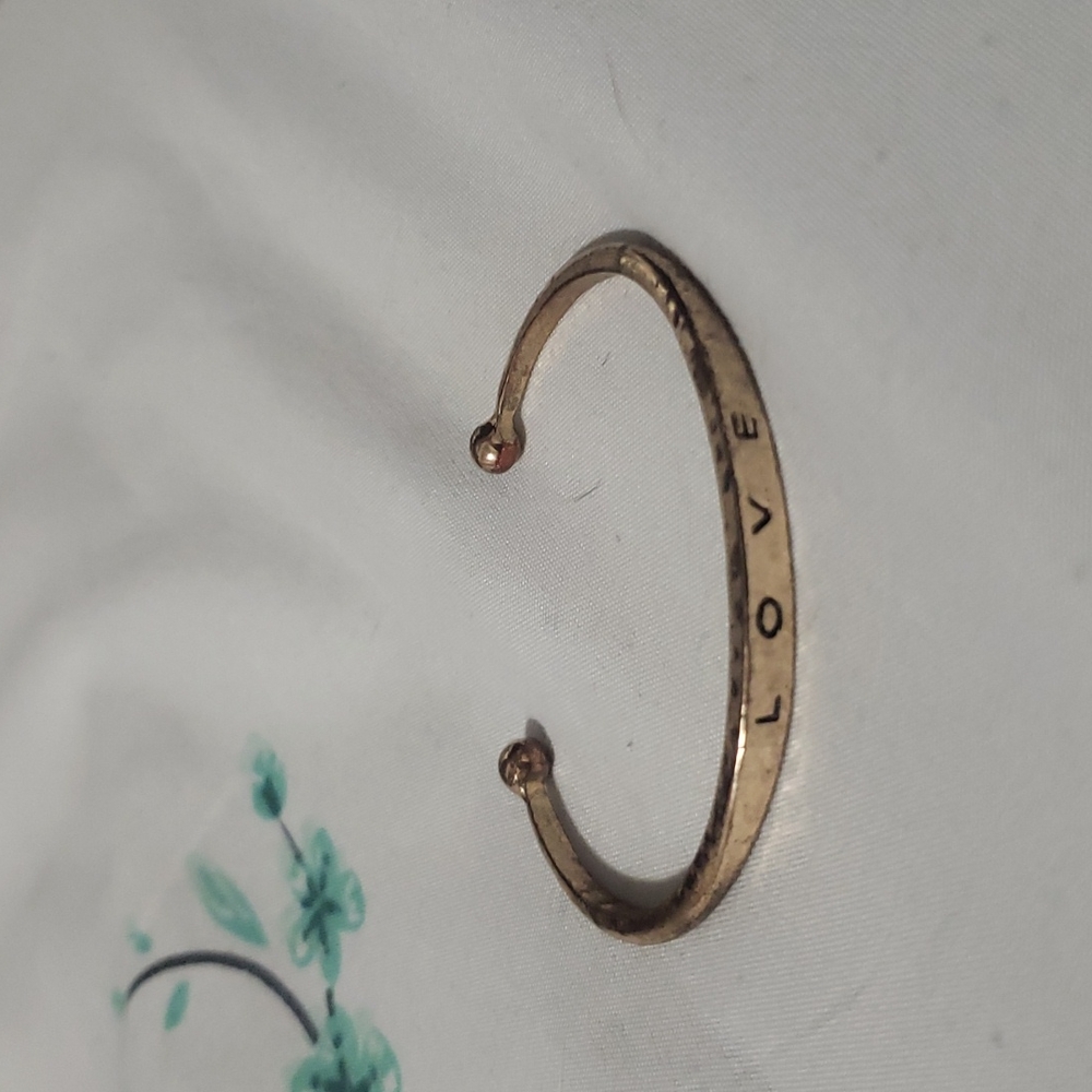 LOVE Bracelet 💘 - Picture 5 of 6
